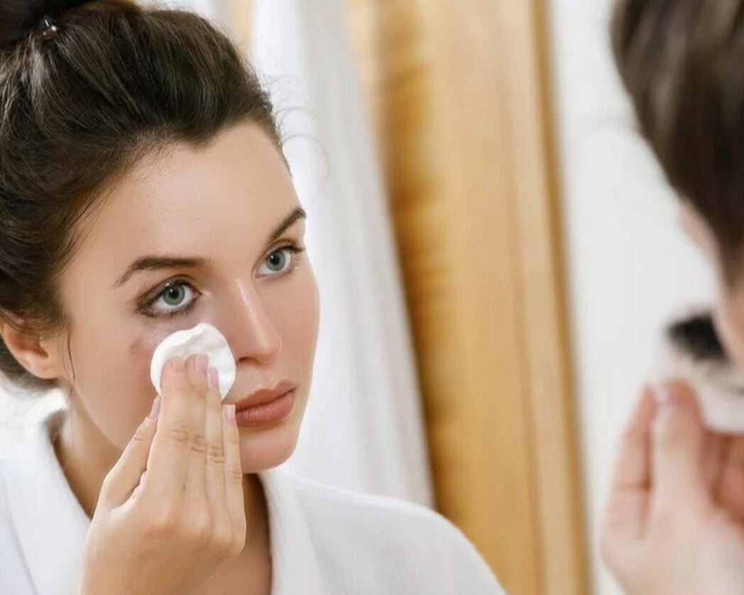 The Essential Nightly Routine: Why Removing Makeup is Key for Healthy, Glowing Skin